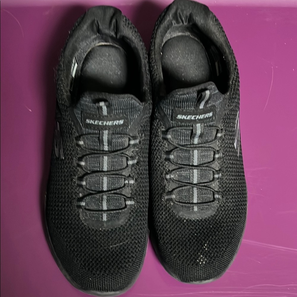 Skechers Women’s Black Athletic Shoes. Size 8.5